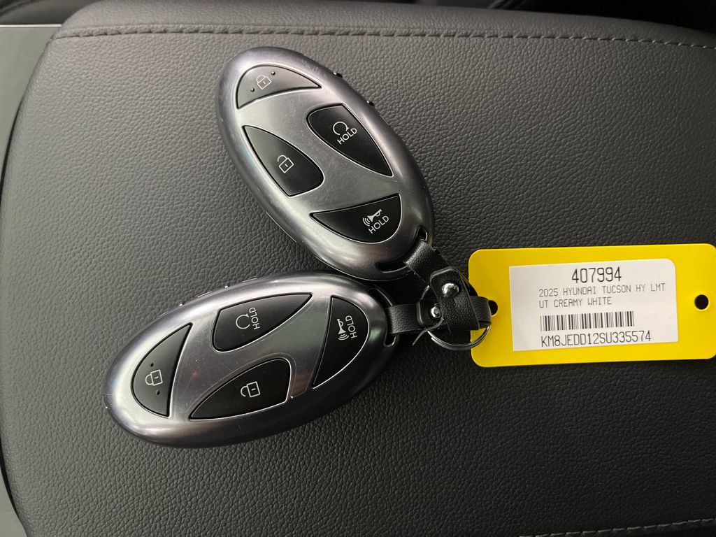 Certified 2025 Hyundai Tucson Limited AWD/4WD image 26