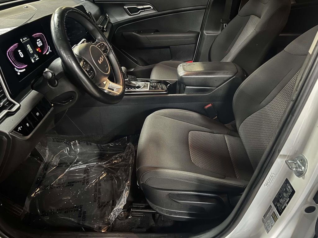 Used 2023 Kia Sportage LX image 13