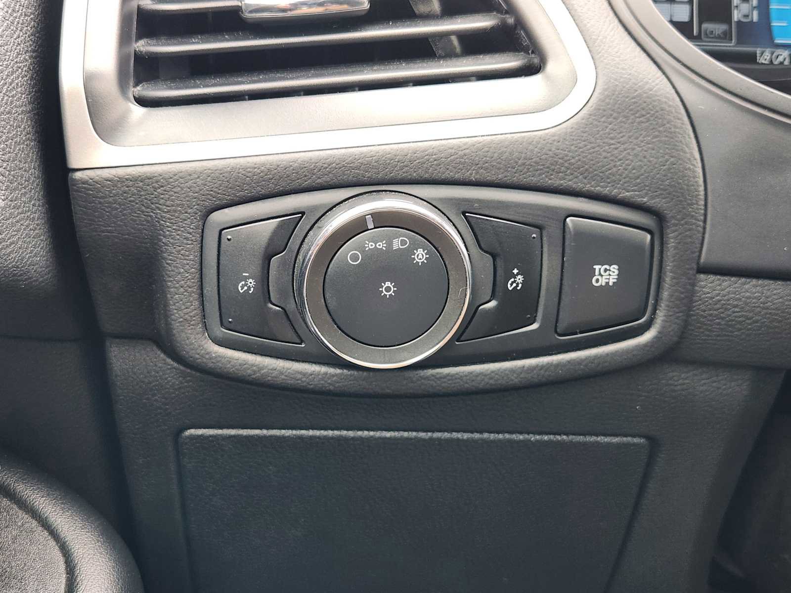 Used 2024 Ford Edge SEL image 22