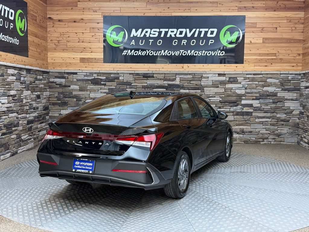 Used 2024 Hyundai Elantra SEL FWD image 21