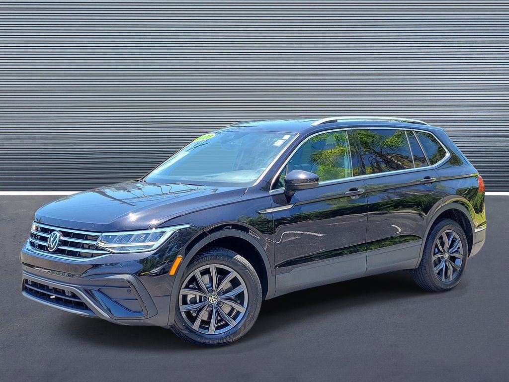 Used 2023 Volkswagen Tiguan SE FWD image 1