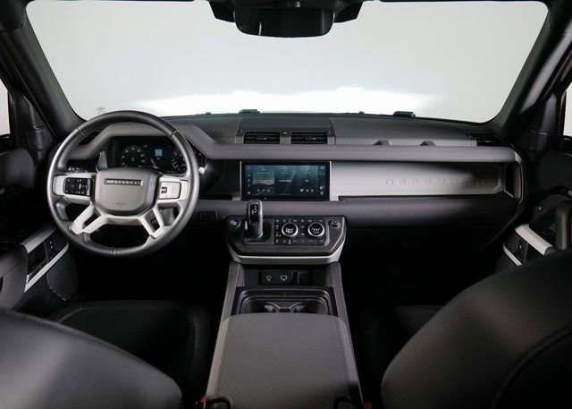Used 2023 Land Rover Defender 110 S image 4