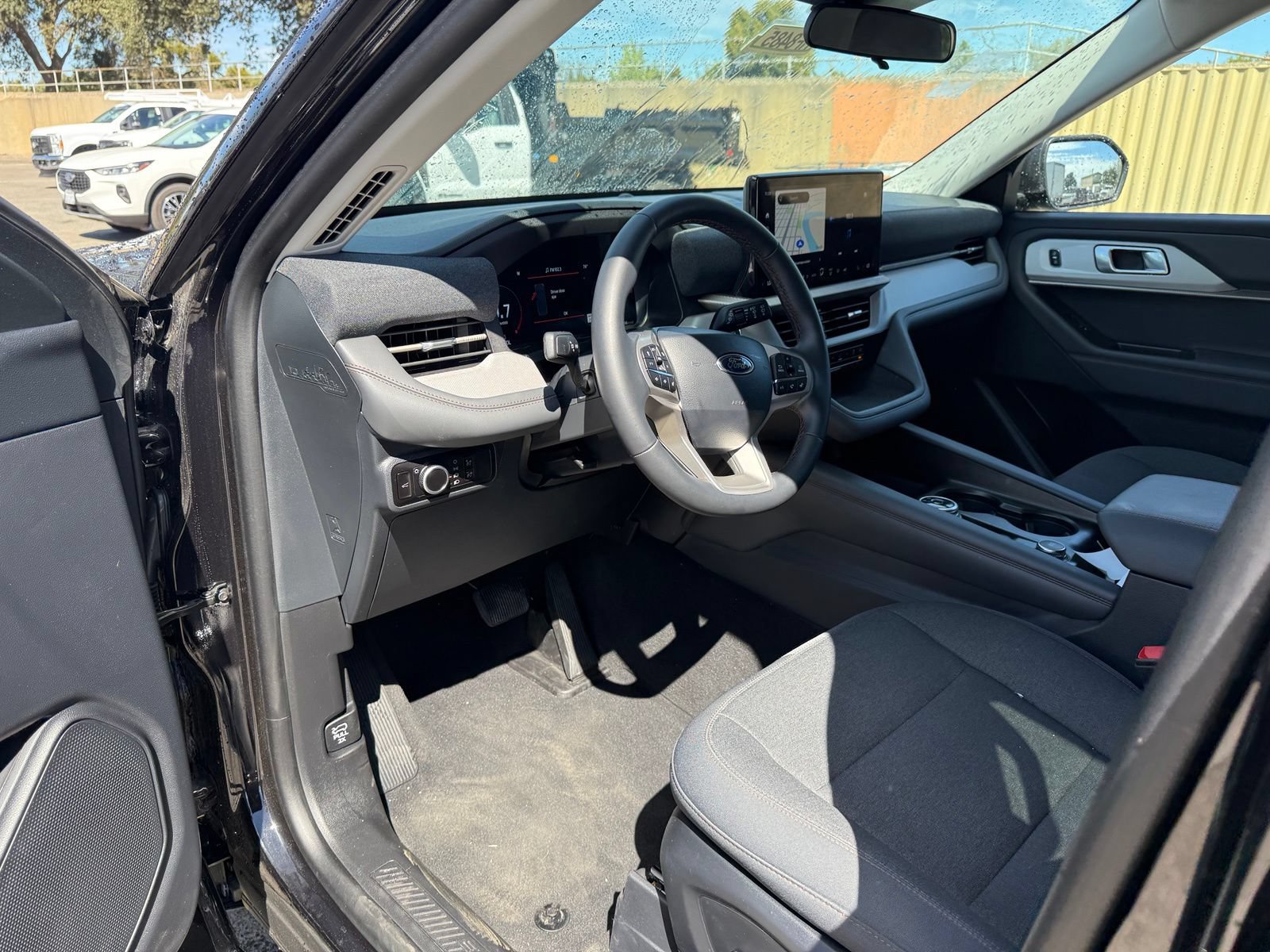 Used 2026 Ford Explorer Active RWD image 9