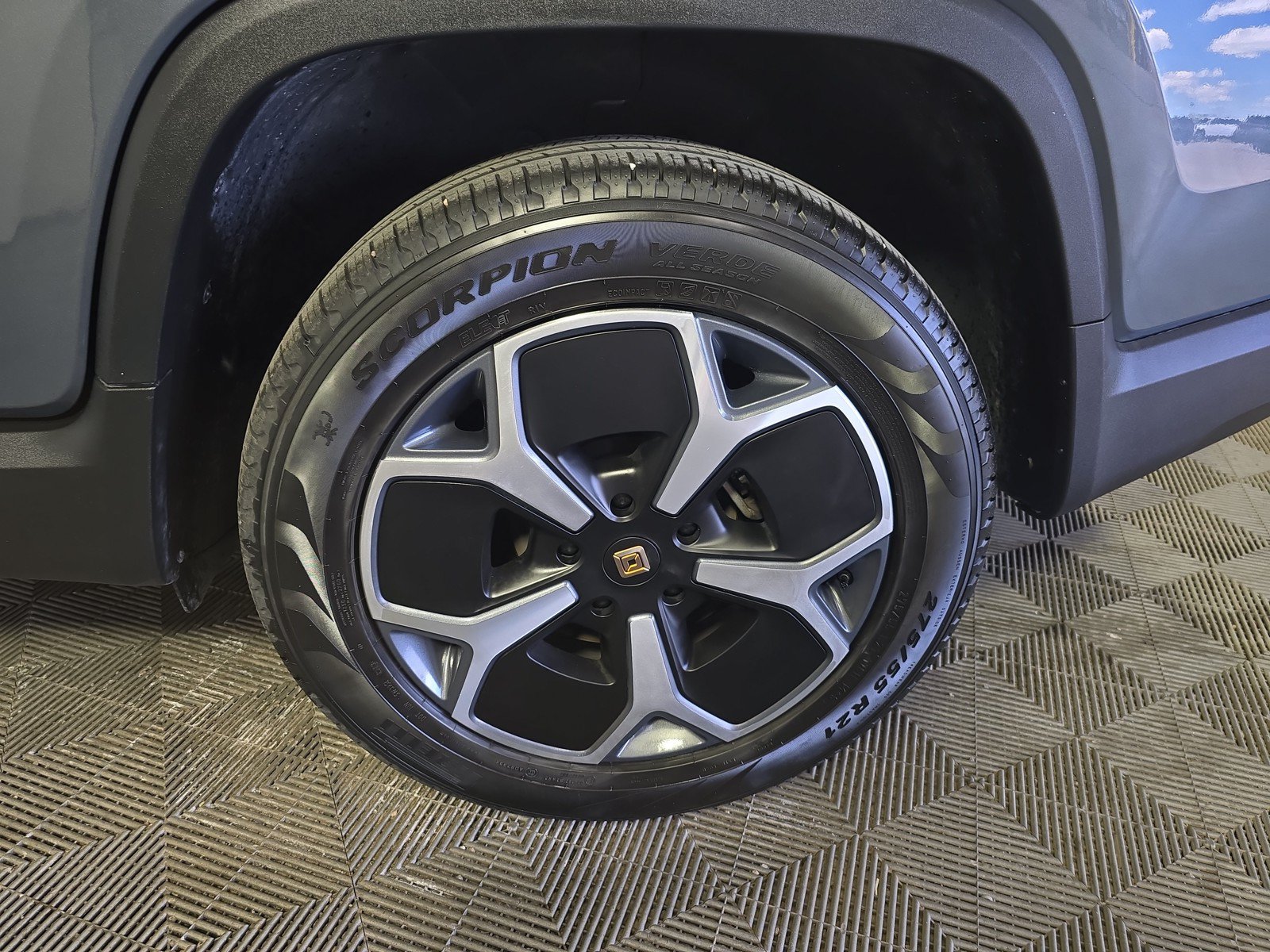 Used 2023 Rivian R1T Adventure AWD/4WD image 10