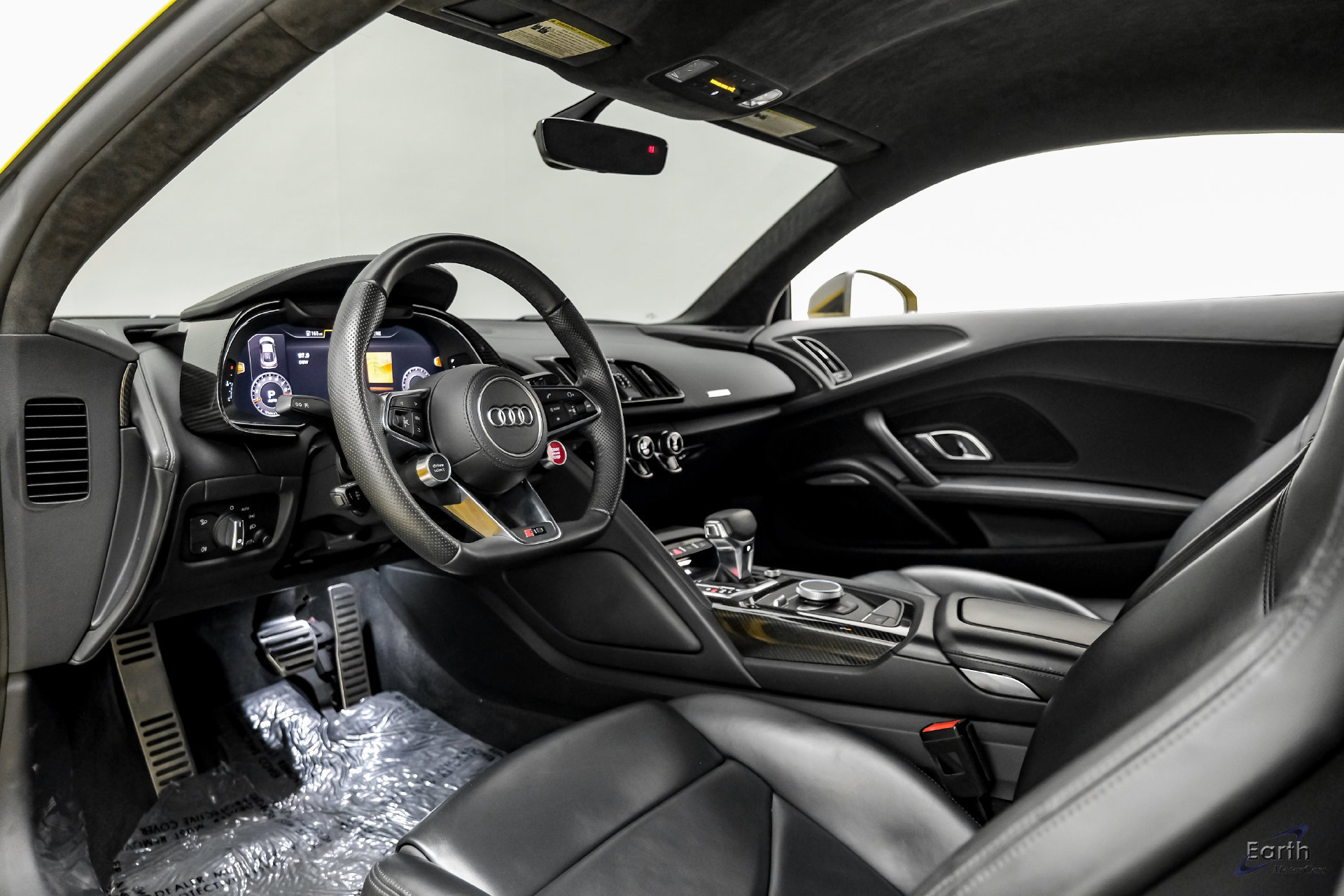 Used 2021 Audi R8 V10 w/ Premium Package RWD image 40