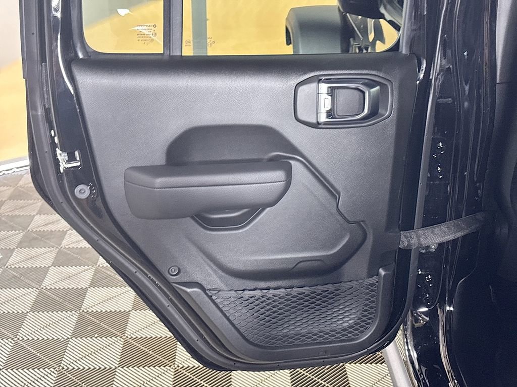 New 2025 Jeep Wrangler Unlimited Rubicon image 20