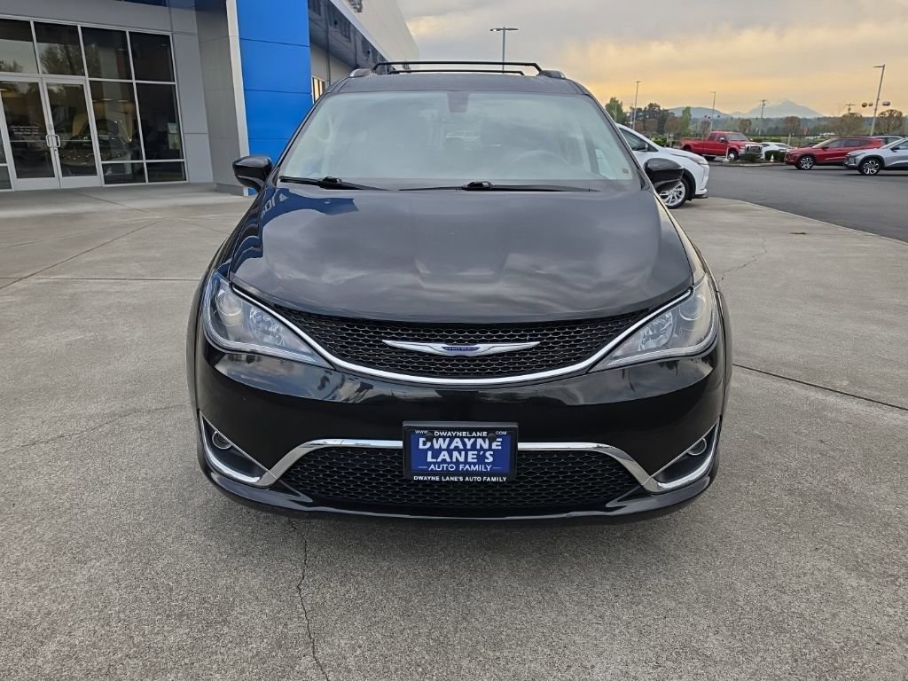 Used 2020 Chrysler Pacifica Touring-L FWD image 9
