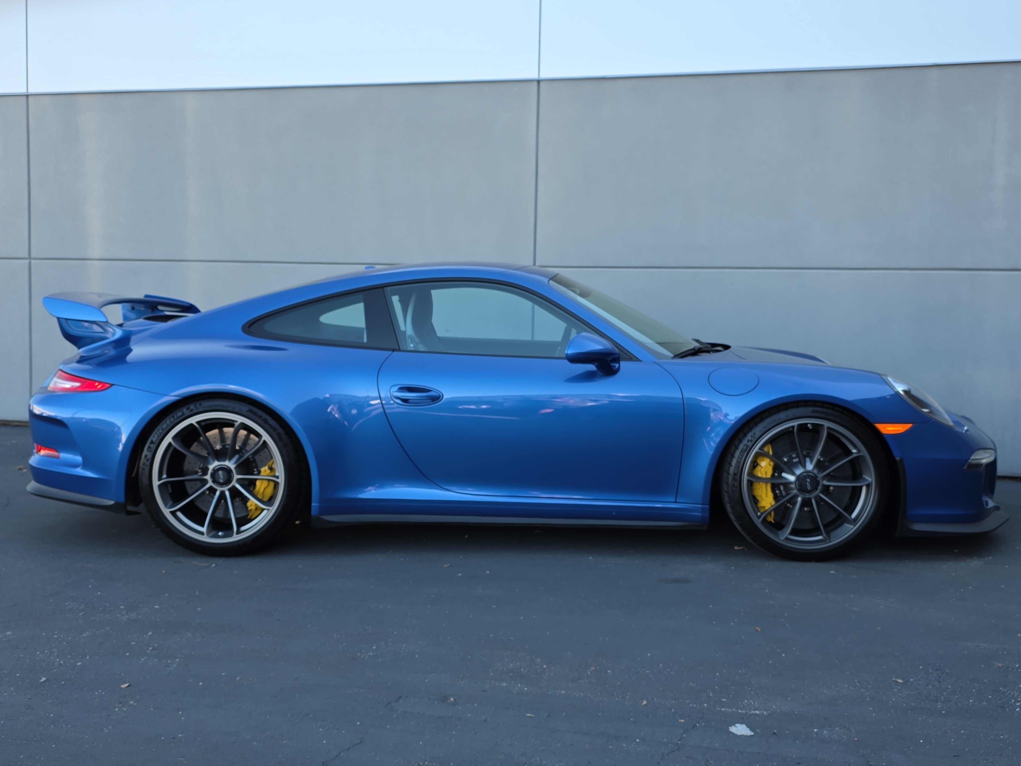 Certified 2015 Porsche 911 GT3 RWD image 8