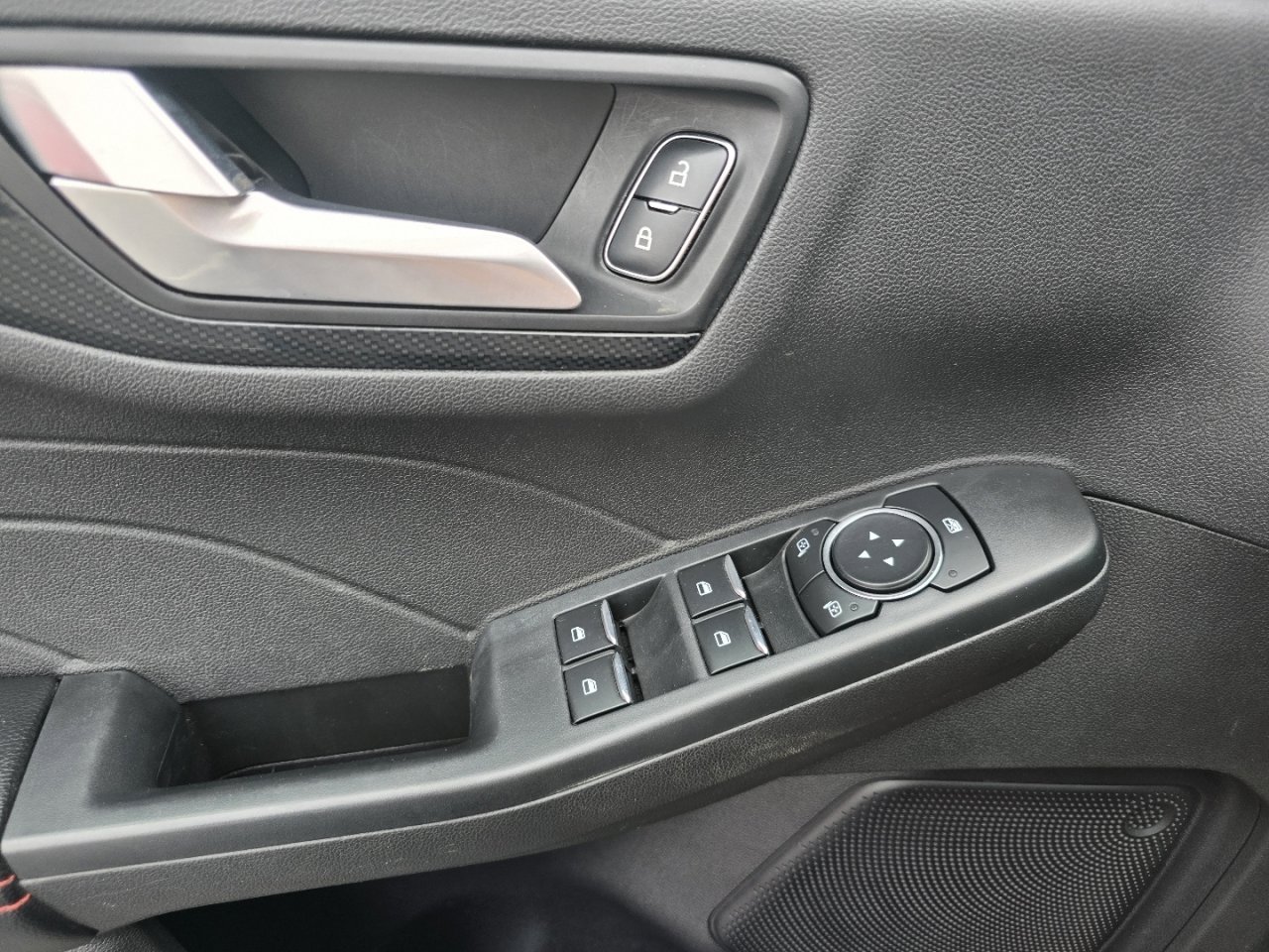 Used 2023 Ford Escape ST-Line image 19