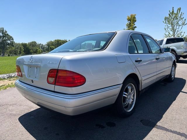 Used 1999 Mercedes-Benz E 320 4MATIC Sedan image 7