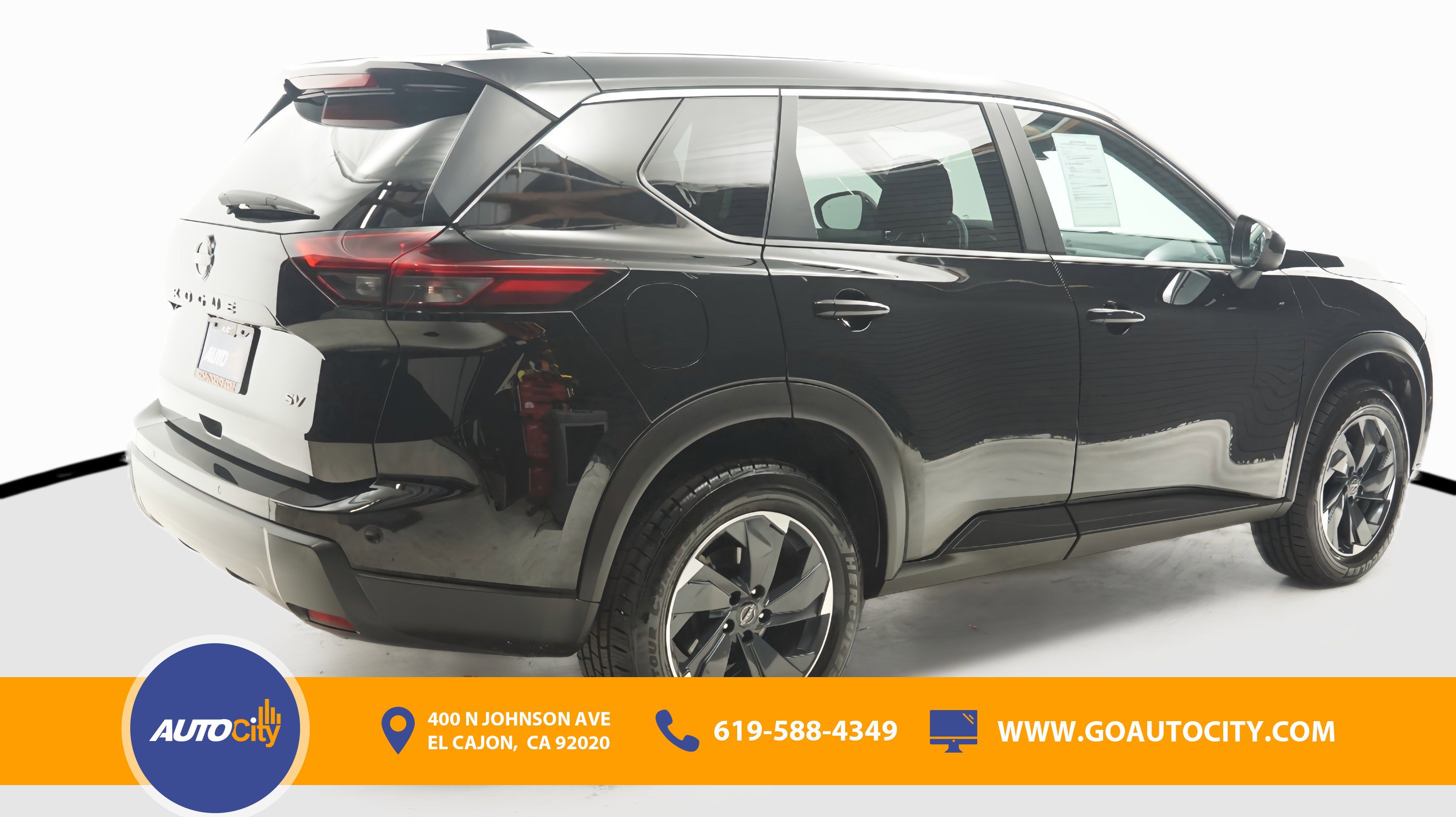 Used 2024 Nissan Rogue SV image 6