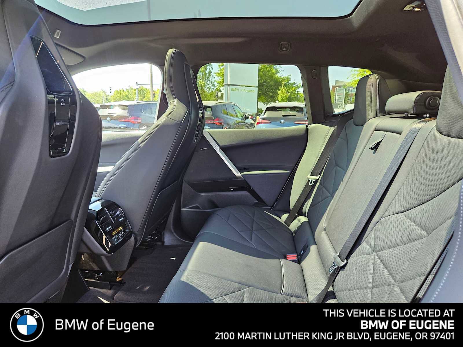 Used 2025 BMW iX xDrive50 image 20