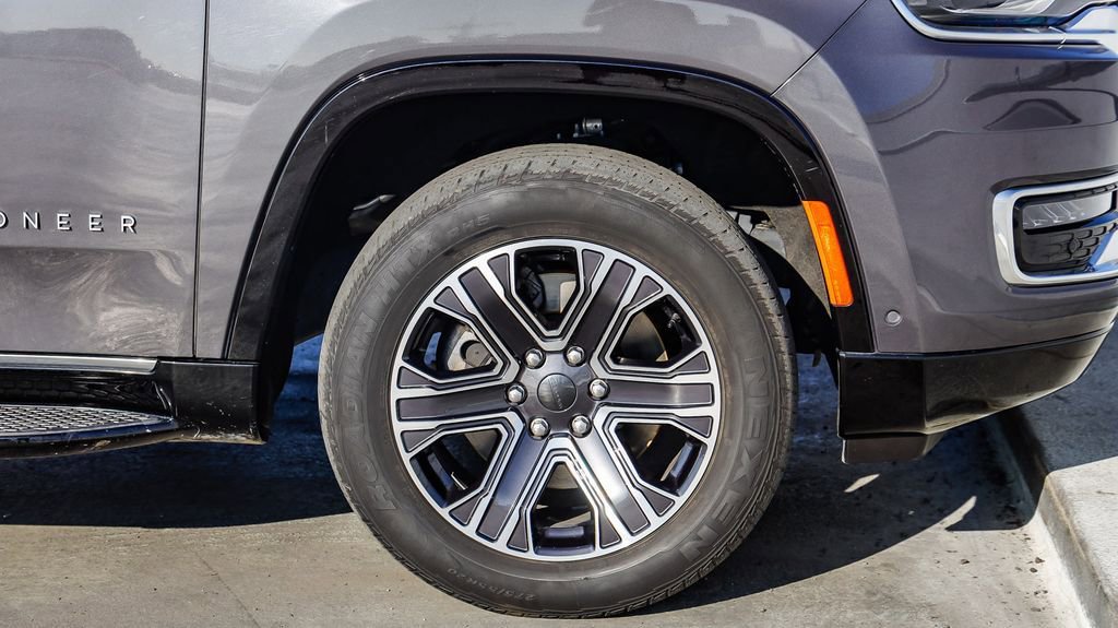 Certified 2024 Jeep Wagoneer Series II image 11