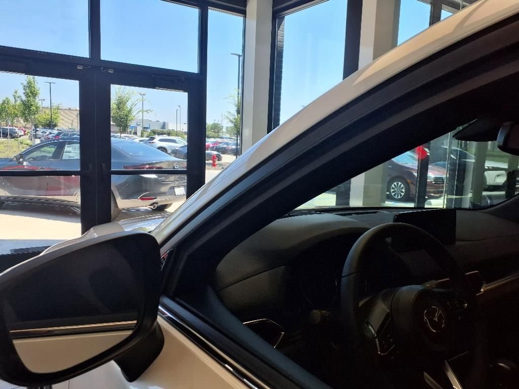 New 2025 MAZDA CX-5 Carbon Edition image 18