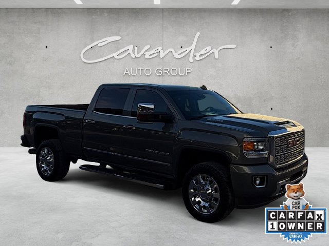 Used 2018 GMC Sierra 2500 Denali w/ Duramax Plus Package AWD/4WD image 2