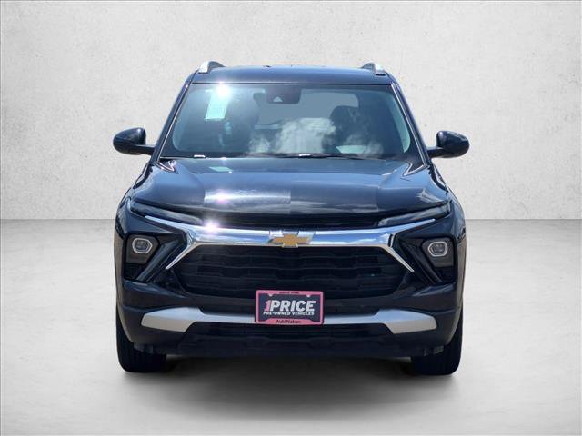 Used 2025 Chevrolet TrailBlazer LT AWD/4WD image 2