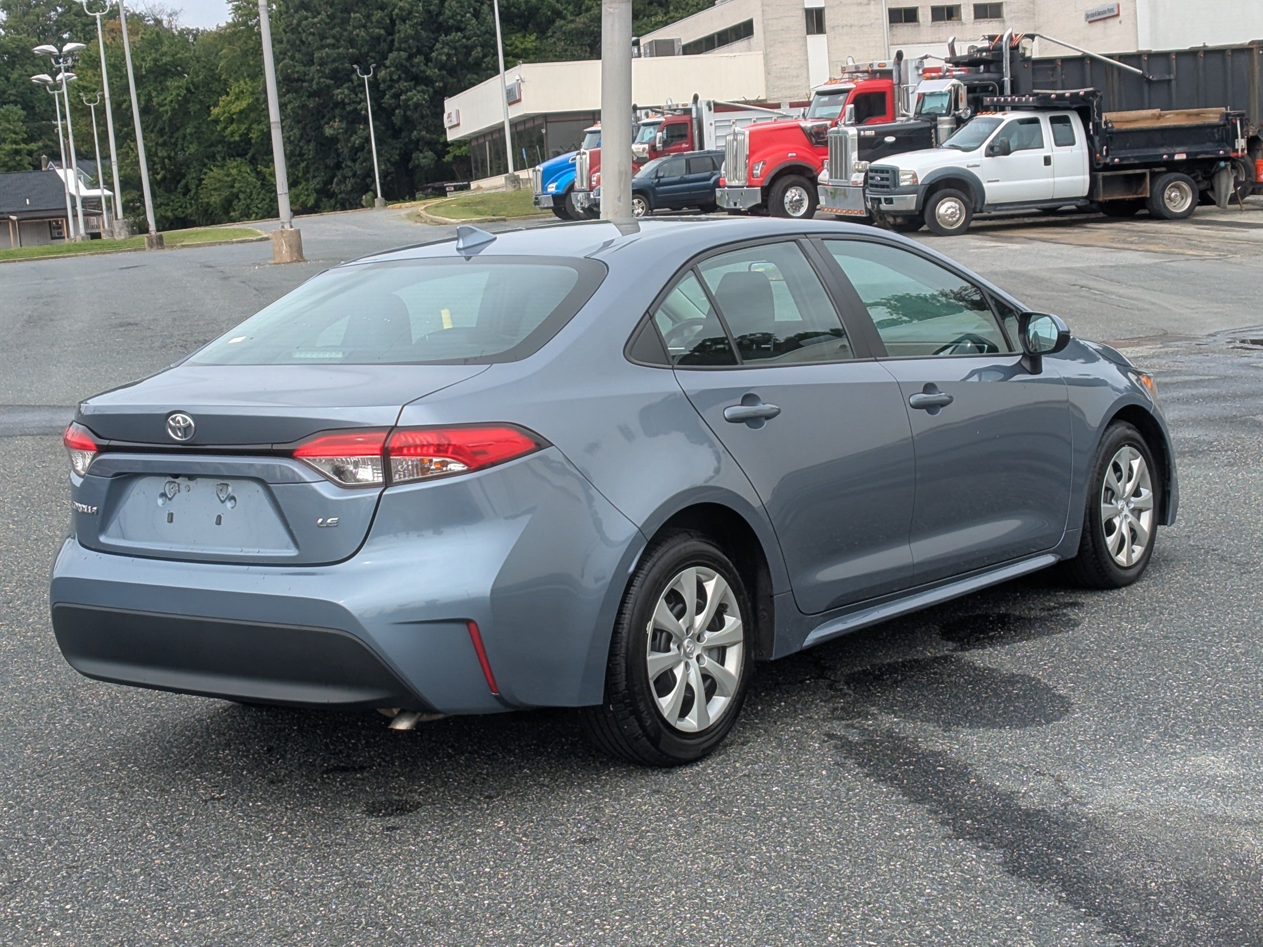 Used 2024 Toyota Corolla LE FWD image 9