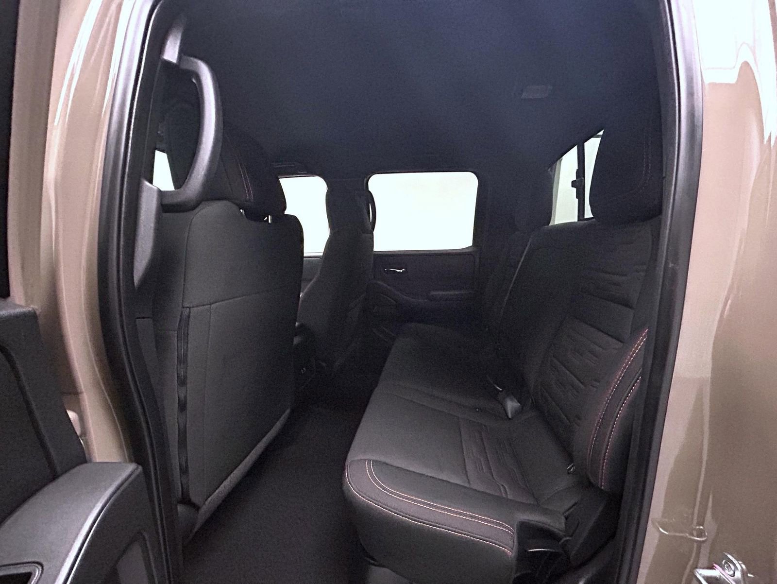 Used 2024 Nissan Frontier PRO-4X w/ Technology Package image 19