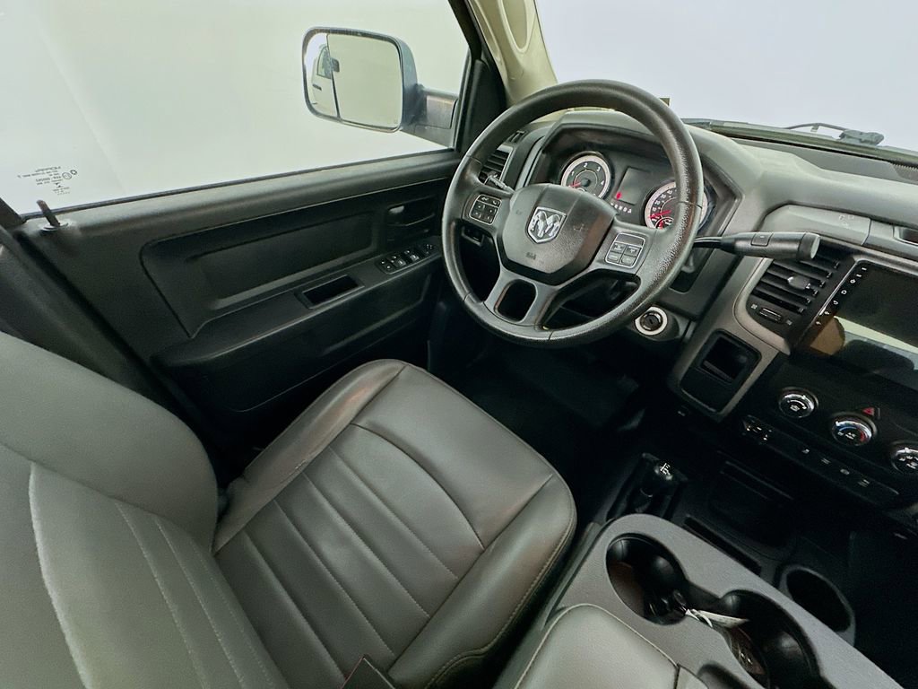 Used 2017 RAM 3500 Tradesman w/ Chrome Appearance Group AWD/4WD image 9