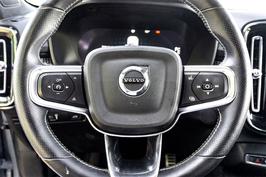 Used 2021 Volvo XC40 P8 Recharge image 17