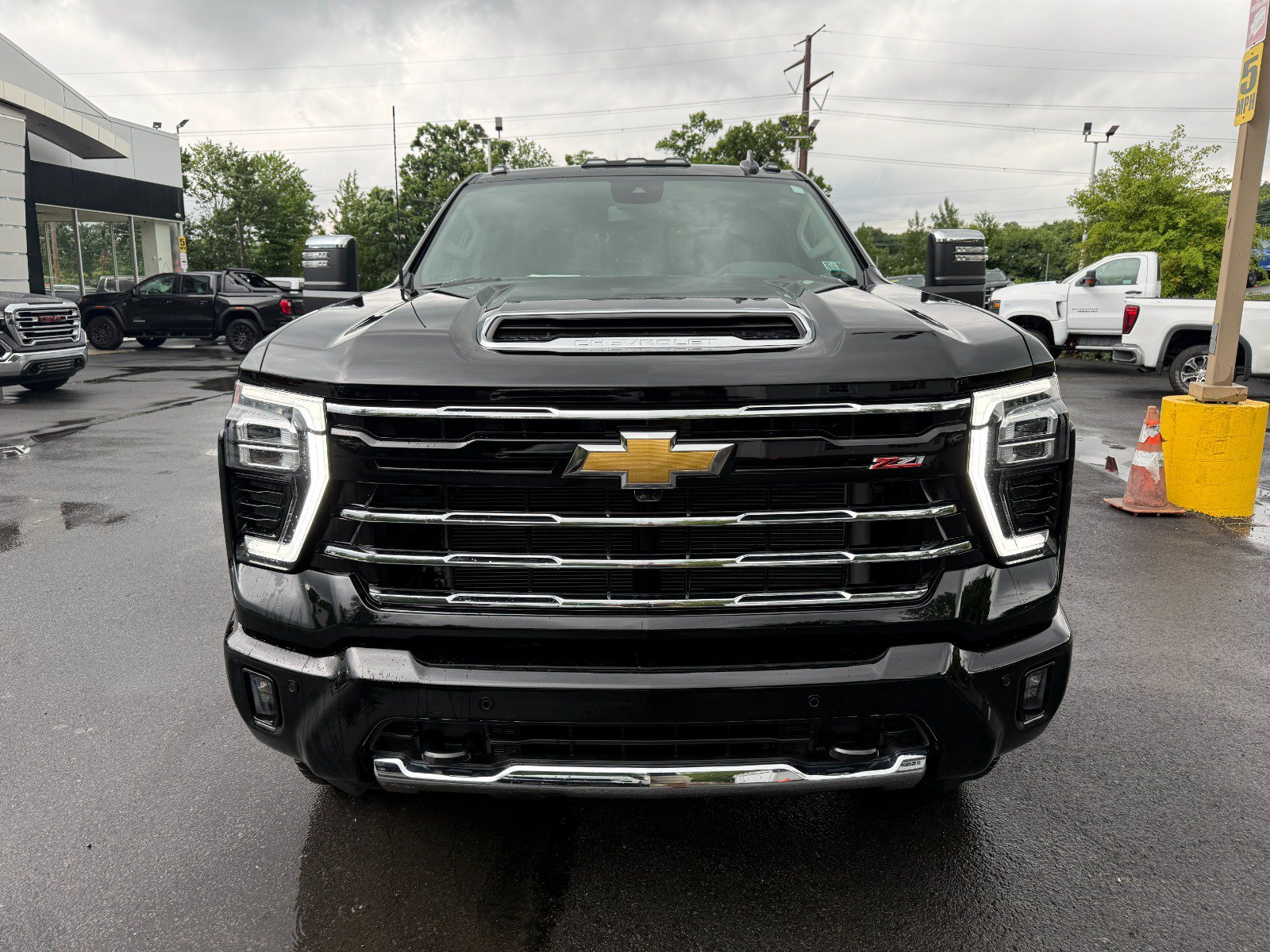 Used 2026 Chevrolet Silverado 2500 LT w/ Z71 Chrome Sport Edition AWD/4WD image 8