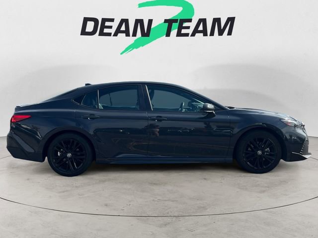 Used 2025 Toyota Camry SE image 10