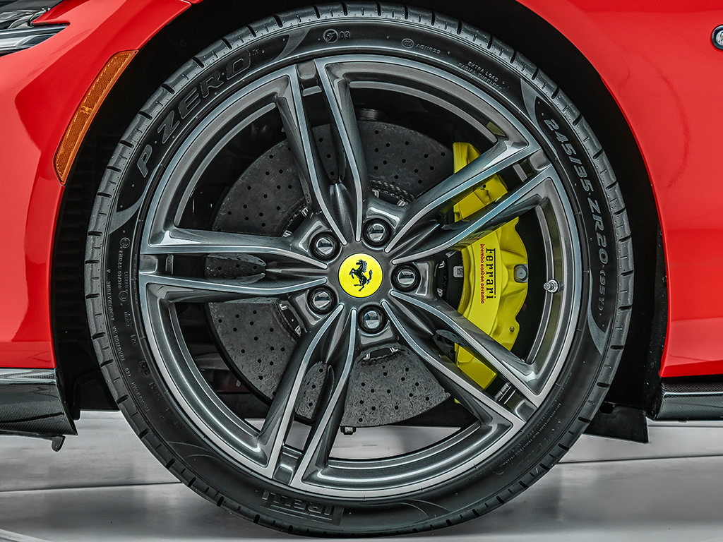 Certified 2026 Ferrari Roma Spider RWD image 36