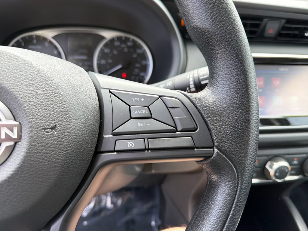Certified 2025 Nissan Kicks Play S FWD image 21