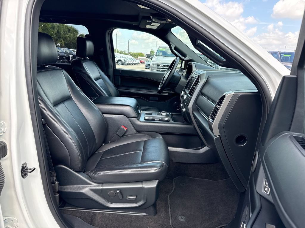 Used 2020 Ford Expedition Max XLT w/ Equipment Group 202A RWD image 27