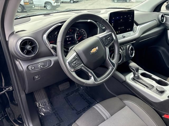 Used 2025 Chevrolet Blazer LT AWD/4WD image 15