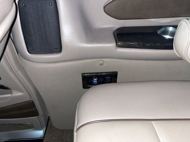 Used 2019 Chevrolet Express 2500 w/ Enhanced Convenience Package image 32