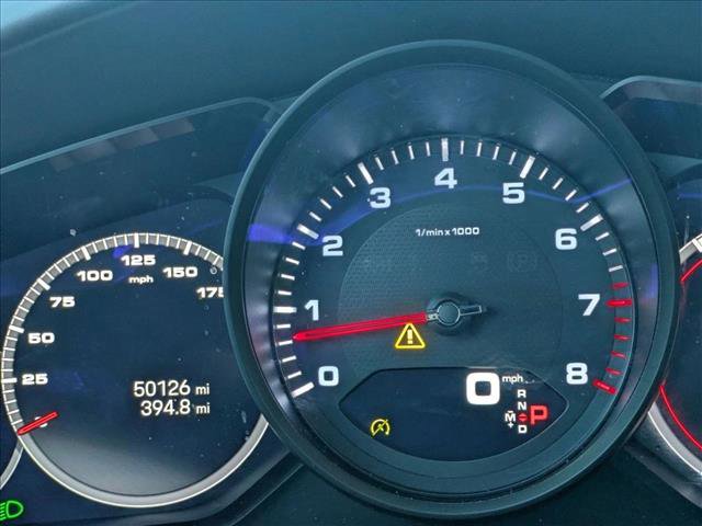 Used 2023 Porsche Cayenne Platinum Edition image 8