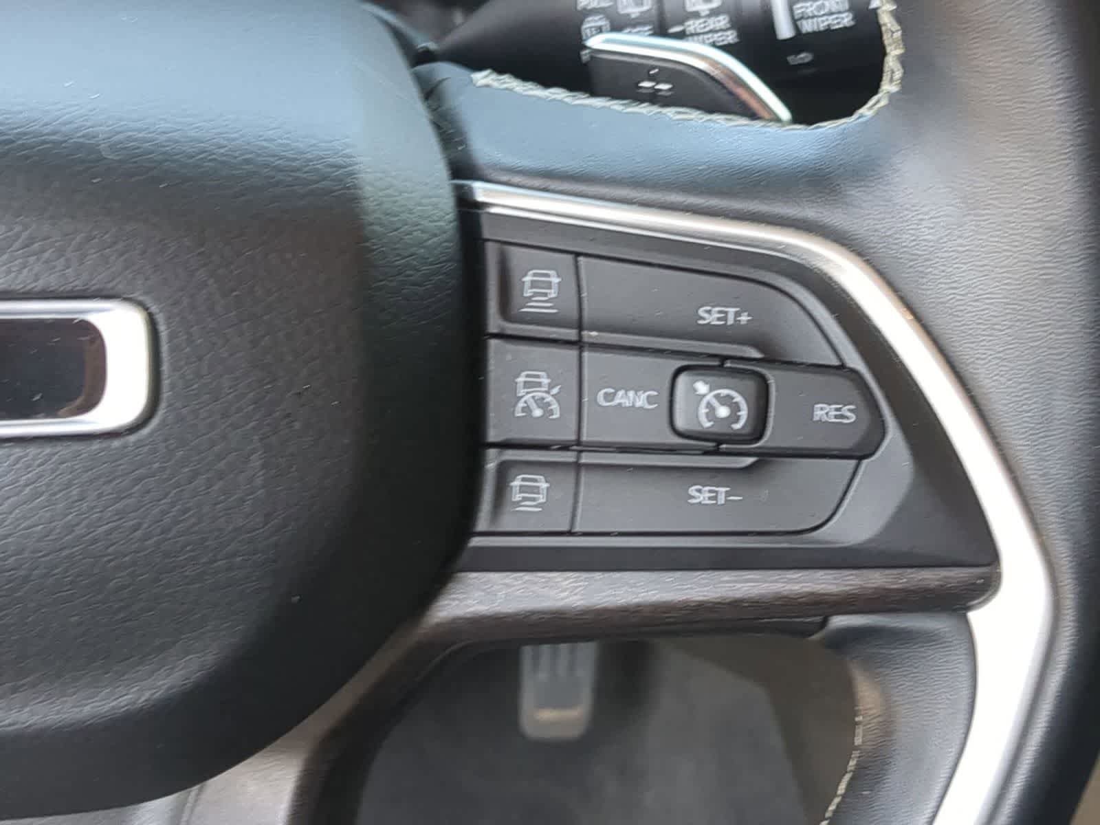 Used 2021 Jeep Grand Cherokee L Limited AWD/4WD image 24