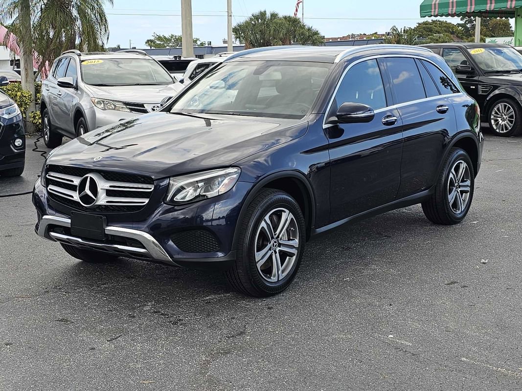 Used 2019 Mercedes-Benz GLC 350e 4MATIC image 1