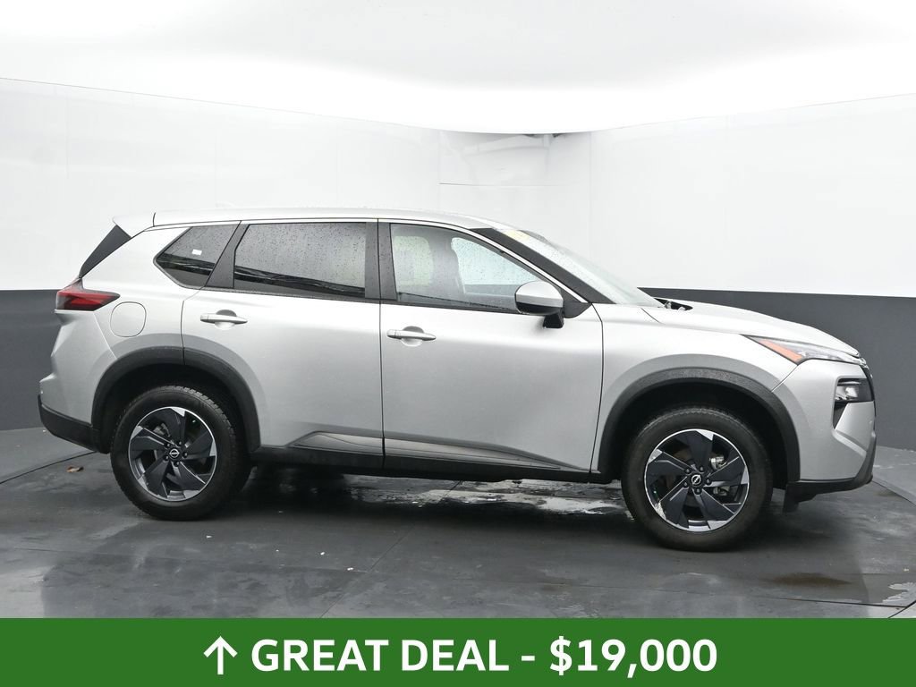 Used 2024 Nissan Rogue SV image 13