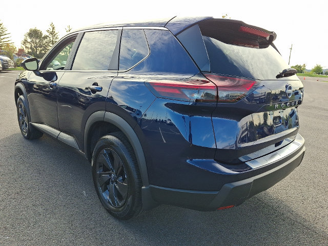 Used 2026 Nissan Rogue SV w/ Cold Weather Package AWD/4WD image 5