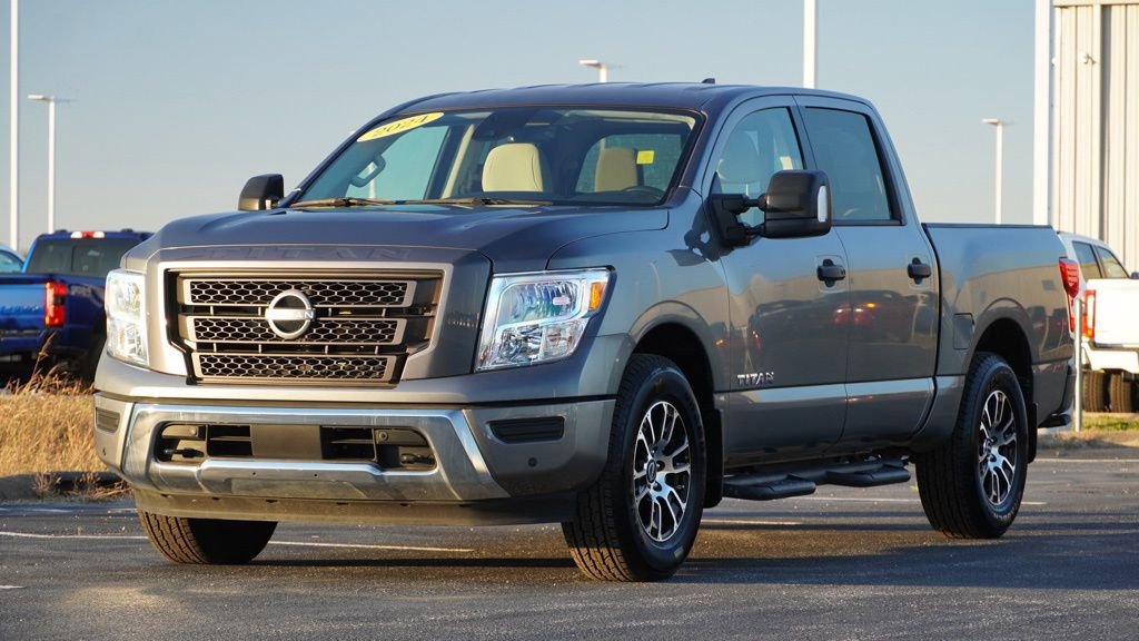 Used 2024 Nissan Titan SV w/ SV Convenience Package image 9
