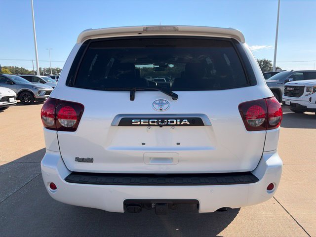 Used 2021 Toyota Sequoia Platinum AWD/4WD image 4