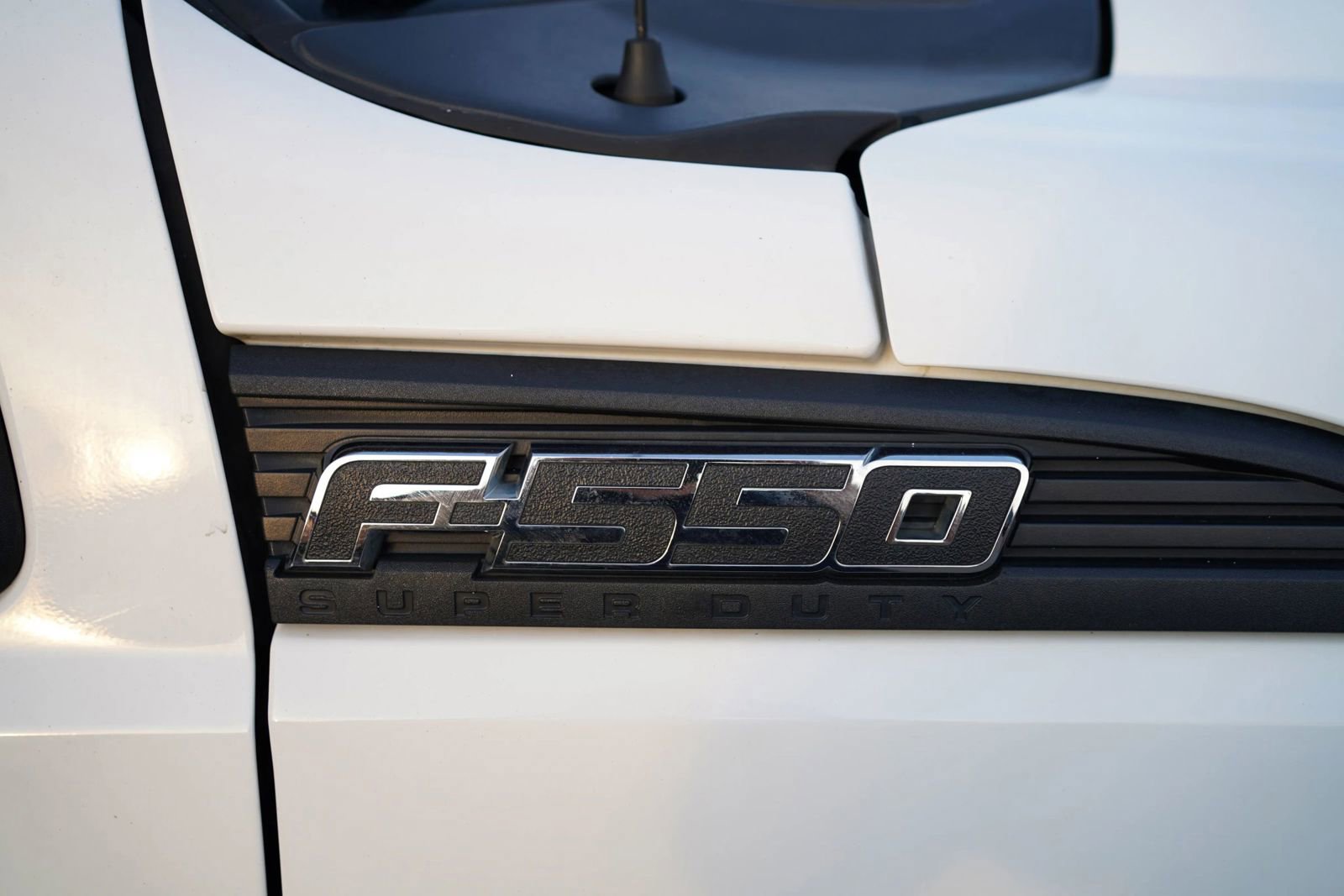 Used 2015 Ford F550 2WD Regular Cab Super Duty image 25