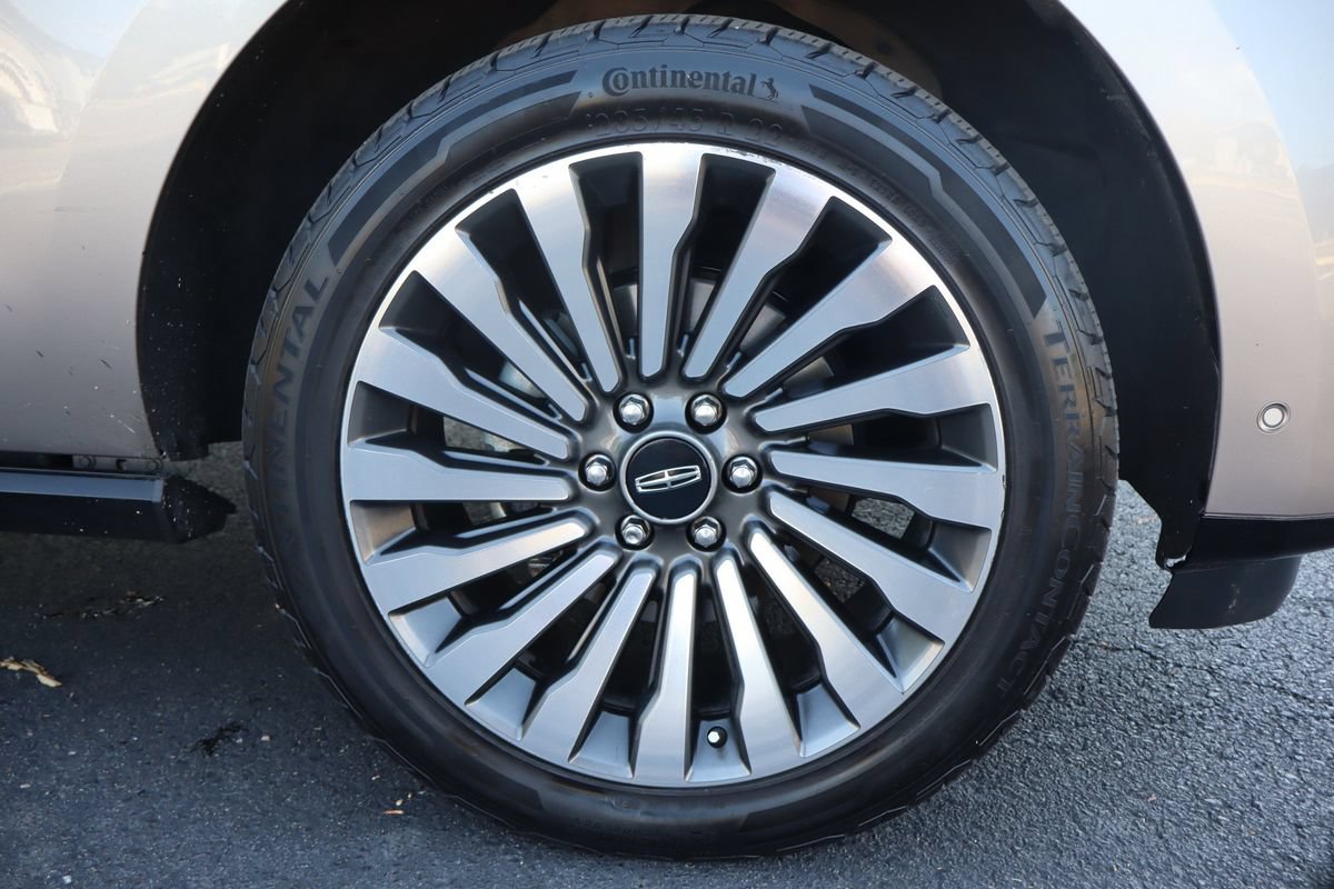 Used 2018 Lincoln Navigator Reserve w/ Technology Package AWD/4WD image 47
