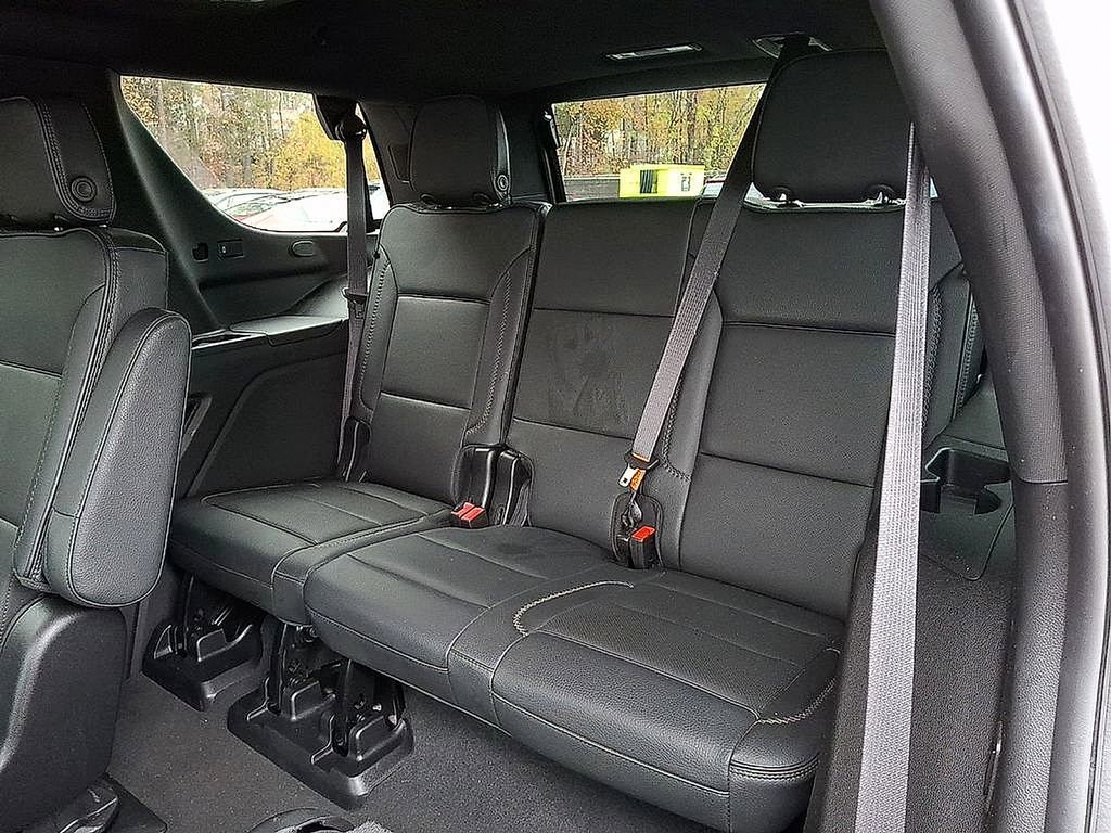 Used 2024 GMC Yukon Denali w/ Advanced Technology Package image 12