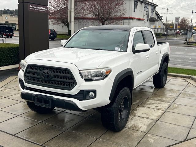 Used 2017 Toyota Tacoma TRD Off-Road w/ Tow Package (A/T) image 5