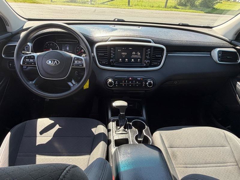 Used 2020 Kia Sorento LX FWD image 16