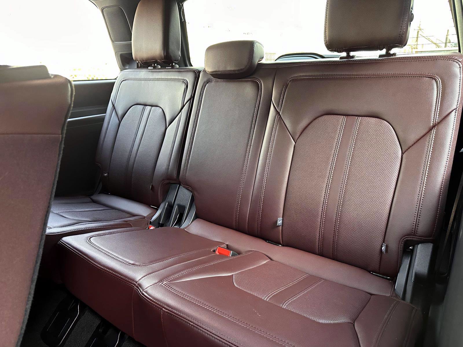 Used 2024 Ford Expedition Limited image 16