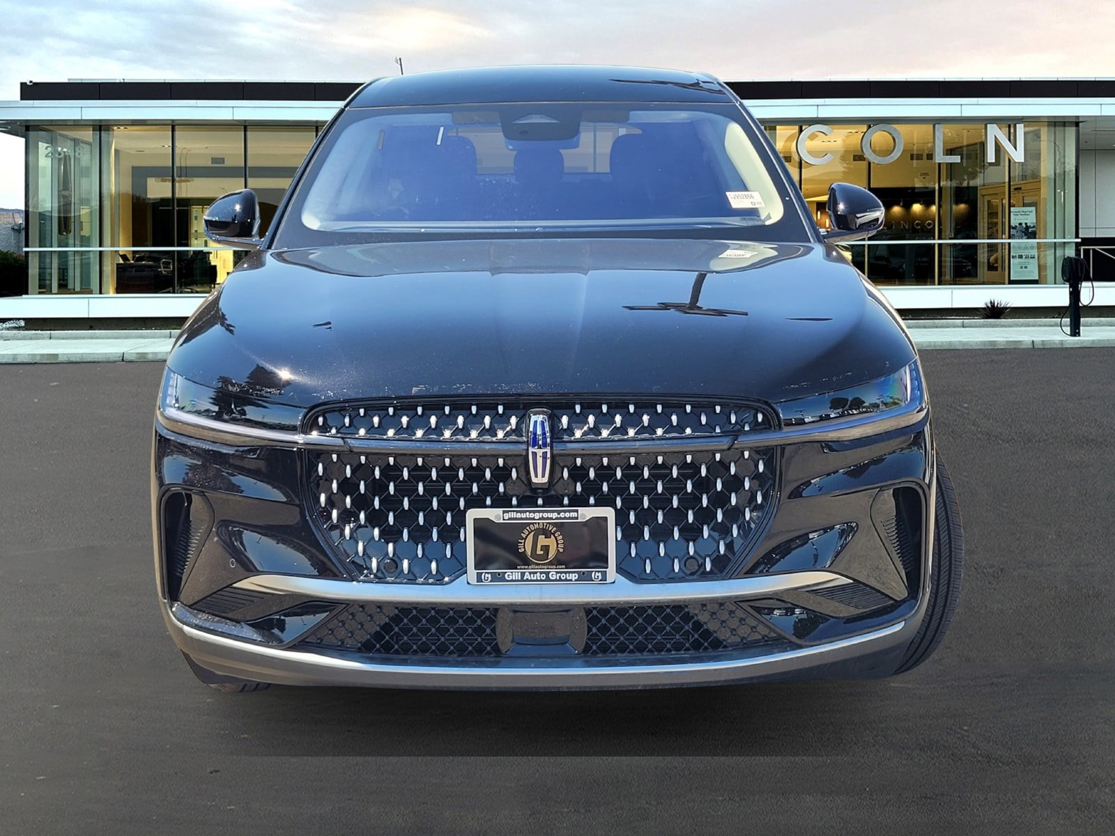 New 2025 Lincoln Nautilus Premier image 2