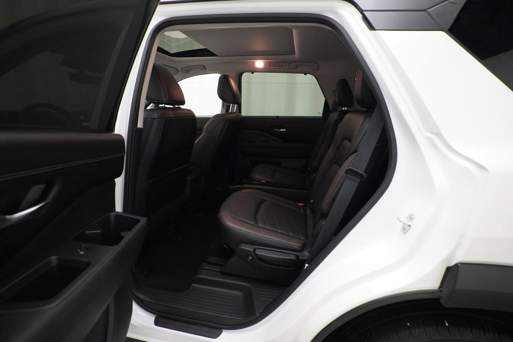 Certified 2023 Nissan Pathfinder Platinum AWD/4WD image 16