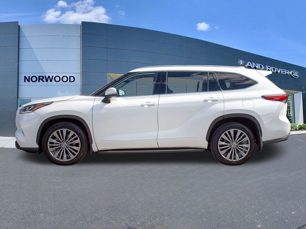 Used 2022 Toyota Highlander Platinum AWD/4WD image 7