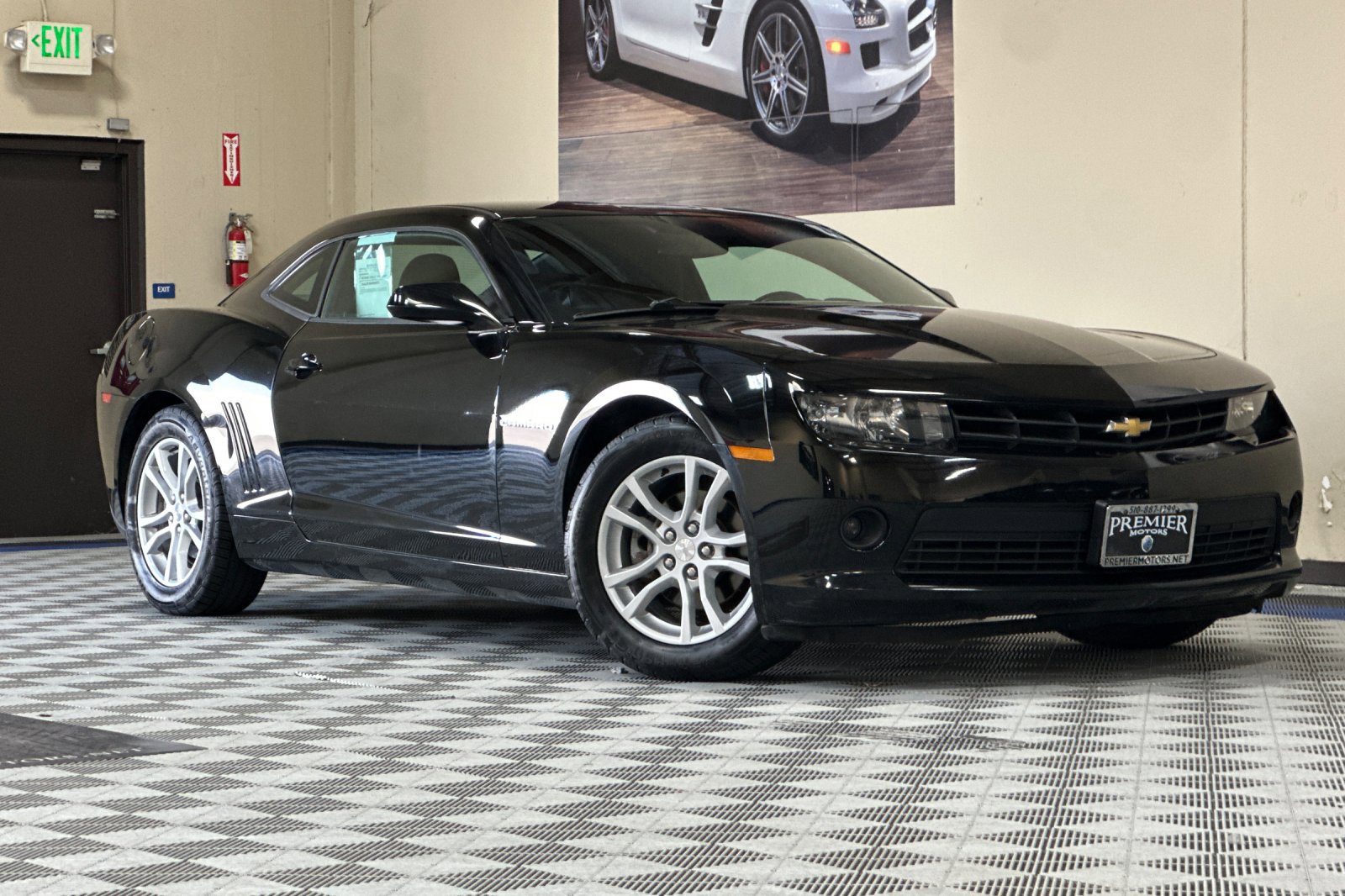 Used 2015 Chevrolet Camaro LT image 2