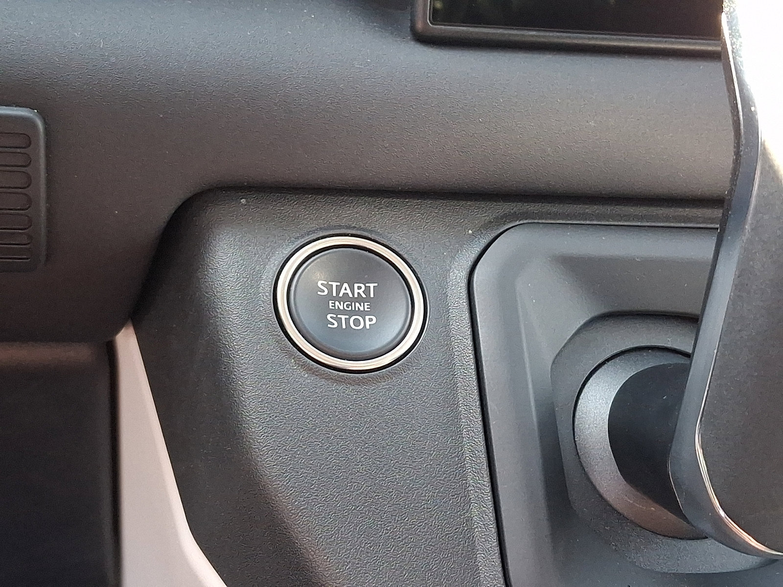Used 2025 Land Rover Defender 130 S AWD/4WD image 27