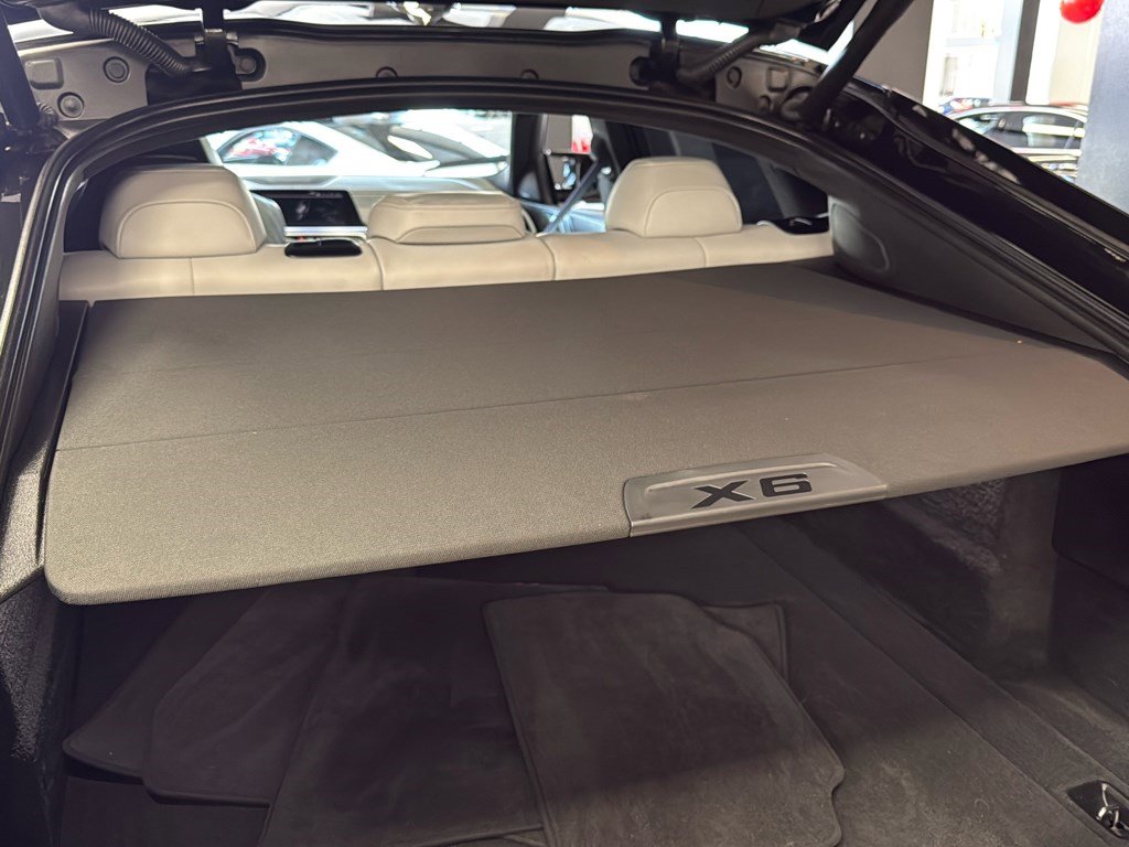 Used 2022 BMW X6 M Competition w/ Competition Package image 50